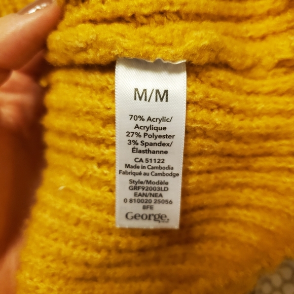 2/$15 😻 Soft knit sweater - Picture 3 of 6